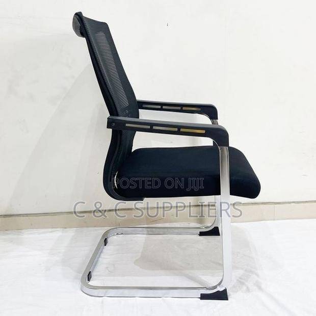 Office Mesh Guest Chair With Armrest. - thumbnail 4