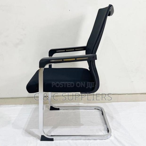 Office Mesh Guest Chair With Armrest. - thumbnail 5