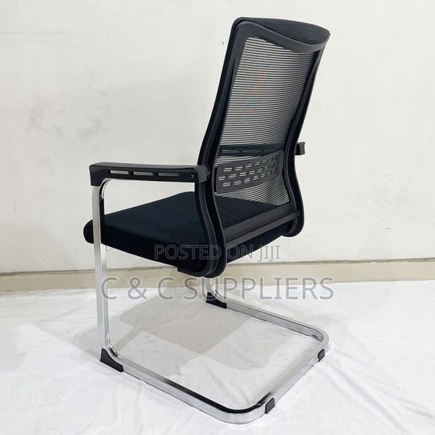 Office Mesh Guest Chair With Armrest. - thumbnail 7