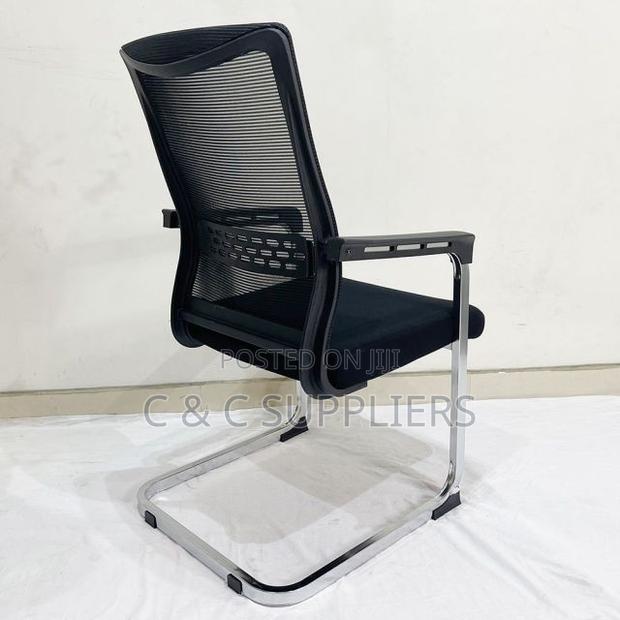 Office Mesh Guest Chair With Armrest. - thumbnail 8