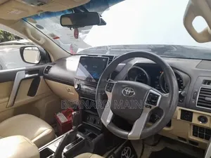 Toyota Land Cruiser Prado 2017 White