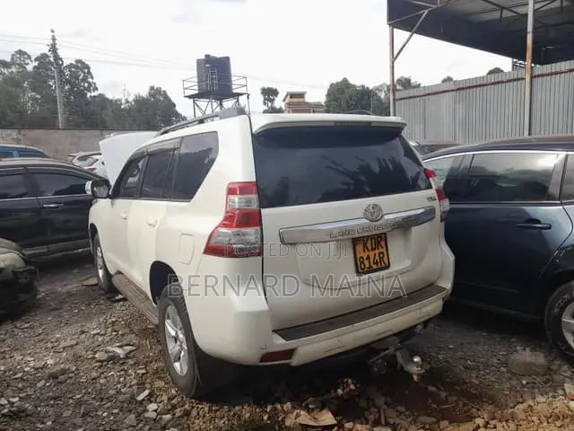 Toyota Land Cruiser Prado 2017 White