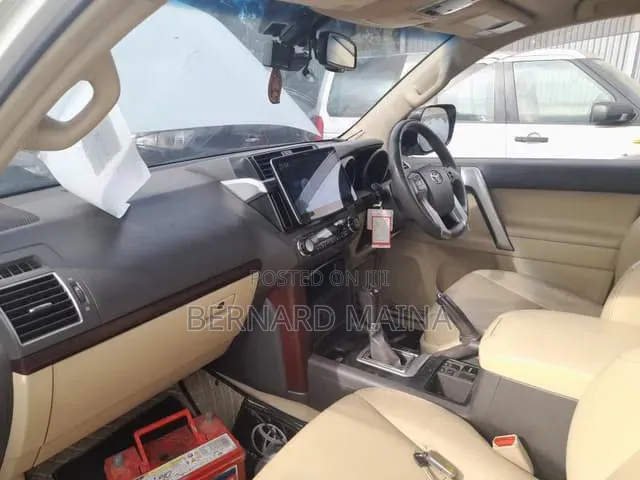 Toyota Land Cruiser Prado 2017 White