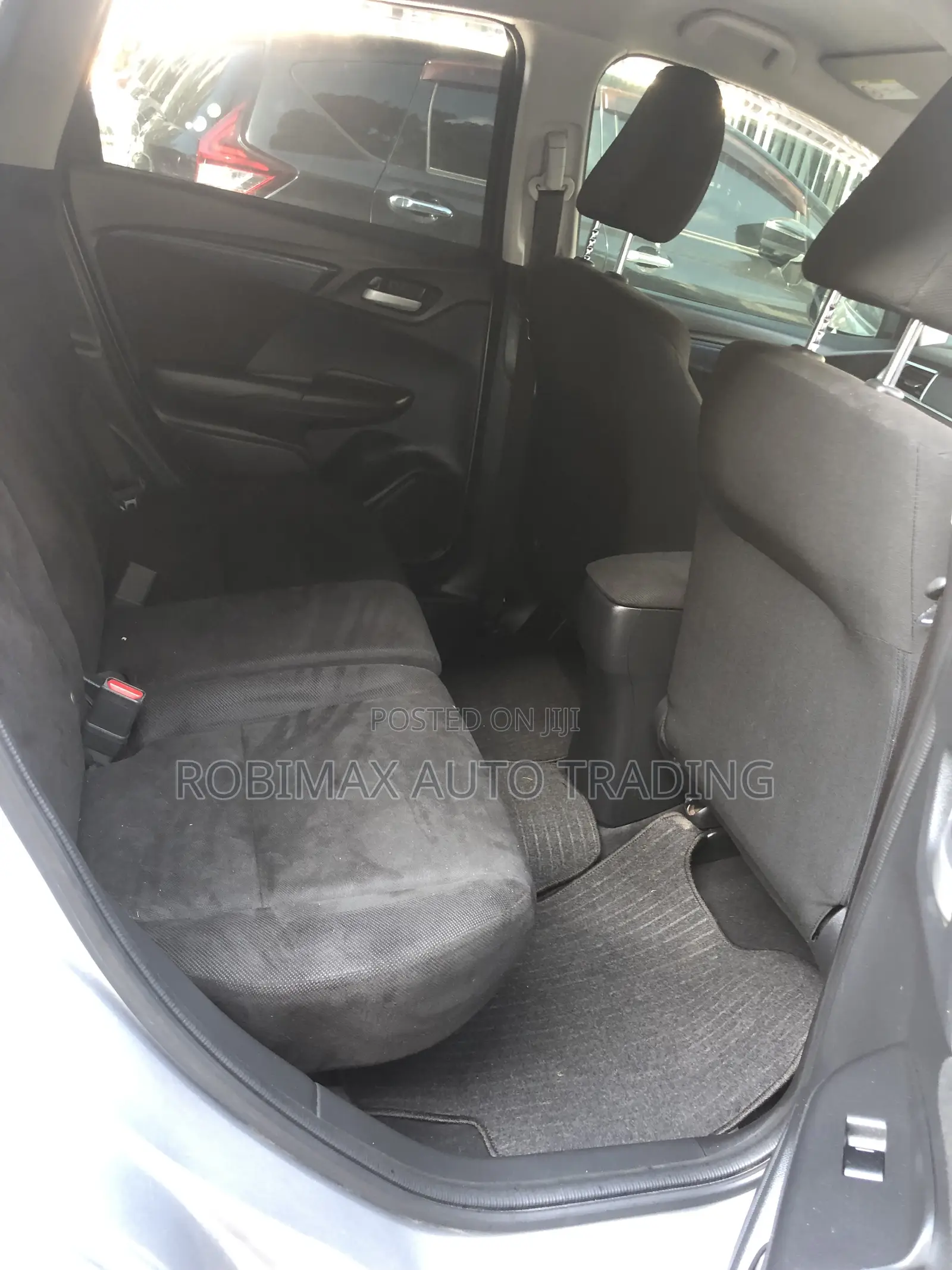 Honda Fit Shuttle 2017 Silver