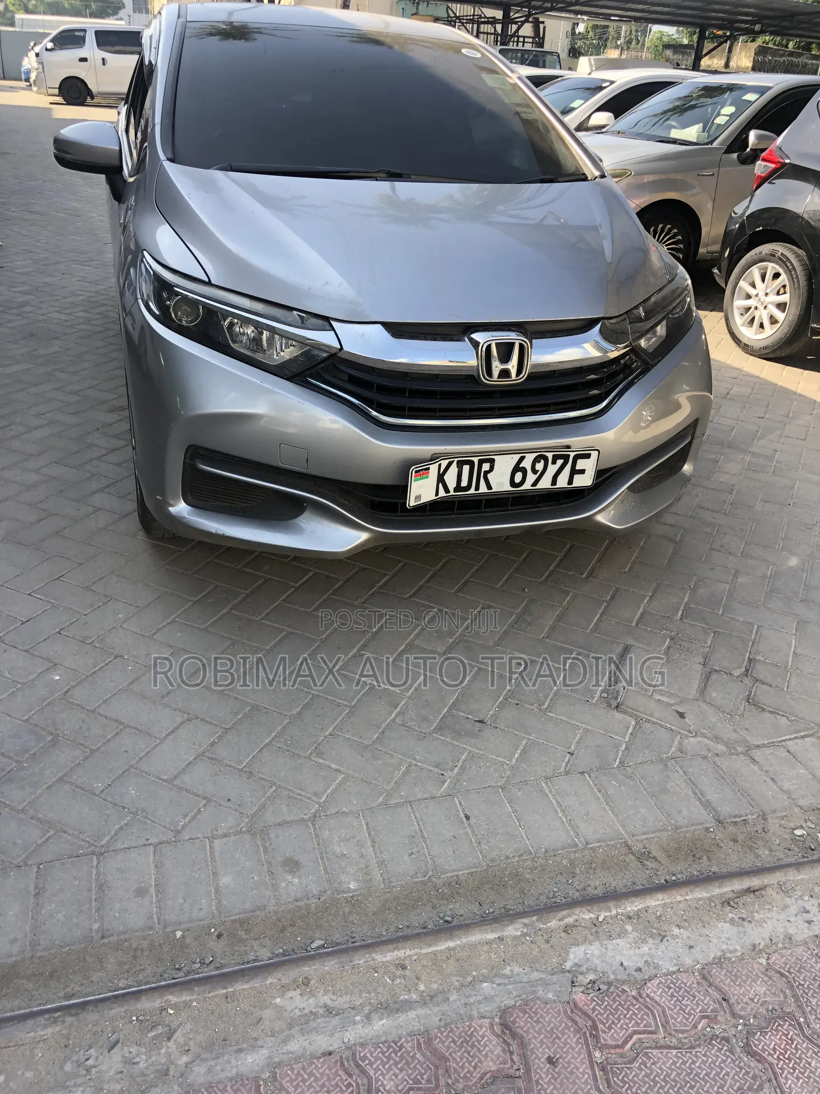 Honda Fit Shuttle 2017 Silver