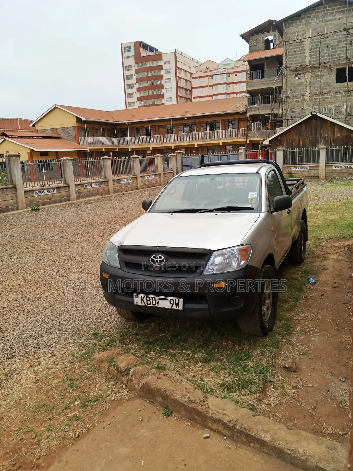 Toyota Hilux 2008 White