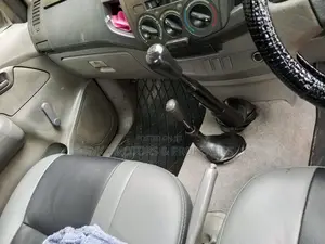 Toyota Hilux 2008 White