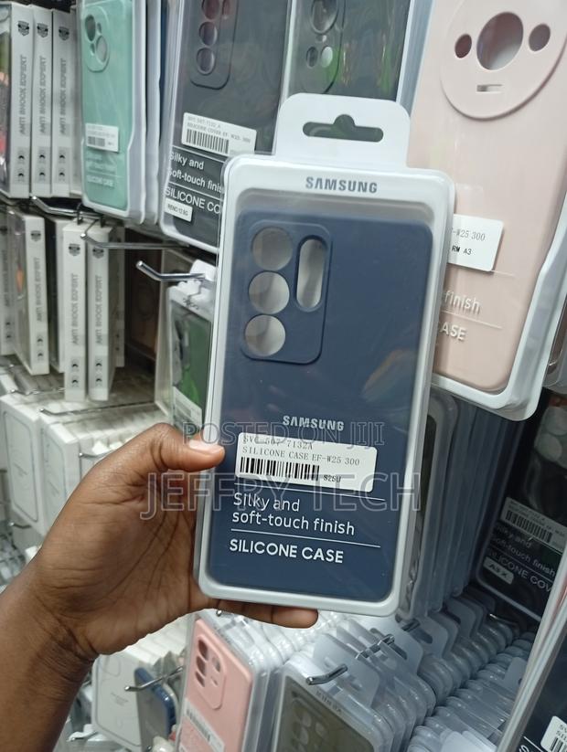 Samsung Galaxy S25 Ultra Vertical Quad-Camera Setup Case