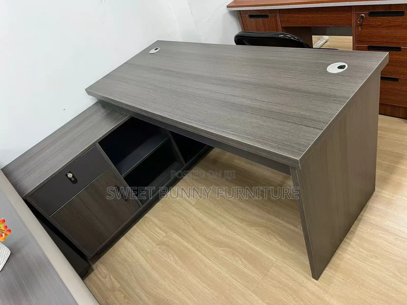 Exacative L-shaped Office Edesk