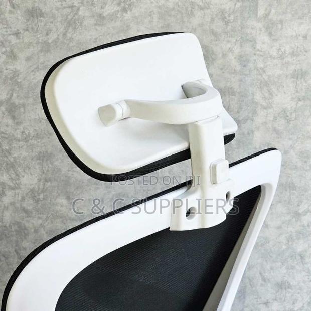 Office Modern Ergonomic Seat. - thumbnail 3