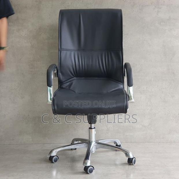 Swivel Office Leather Task Chair. - thumbnail 2