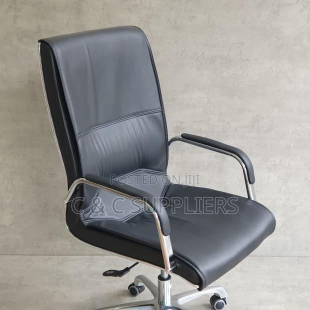Swivel Office Leather Task Chair. - thumbnail 4