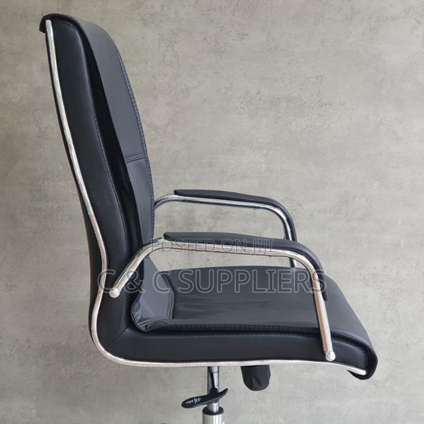 Swivel Office Leather Task Chair. - thumbnail 9