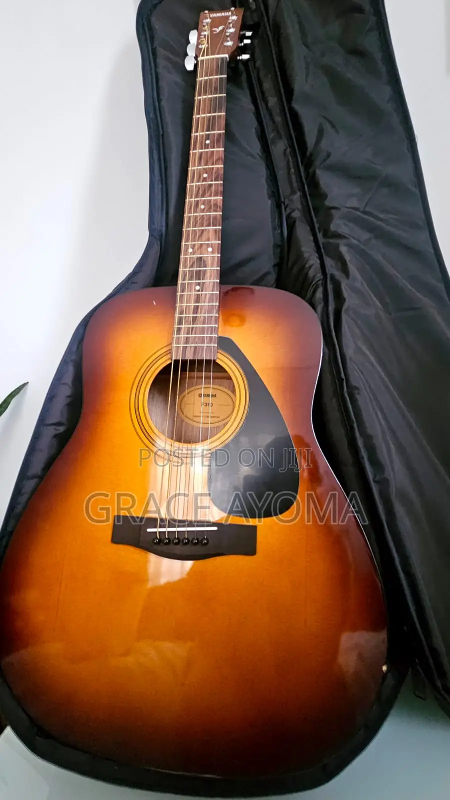 Yama F310 Acoustic Guitar + 2 Picks + Strings Set