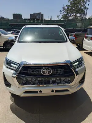 Toyota Hilux 2018 White