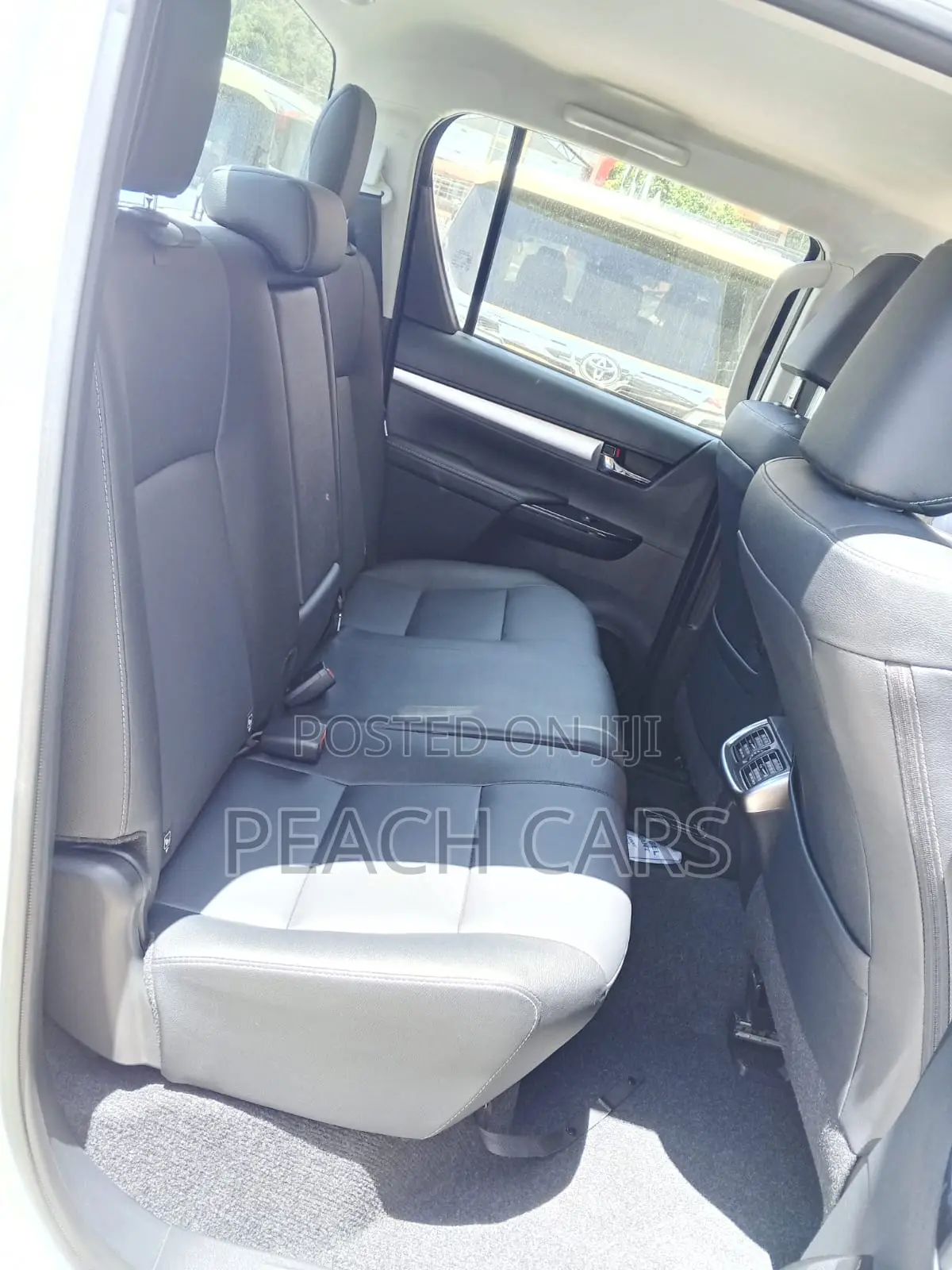 Toyota Hilux 2018 White