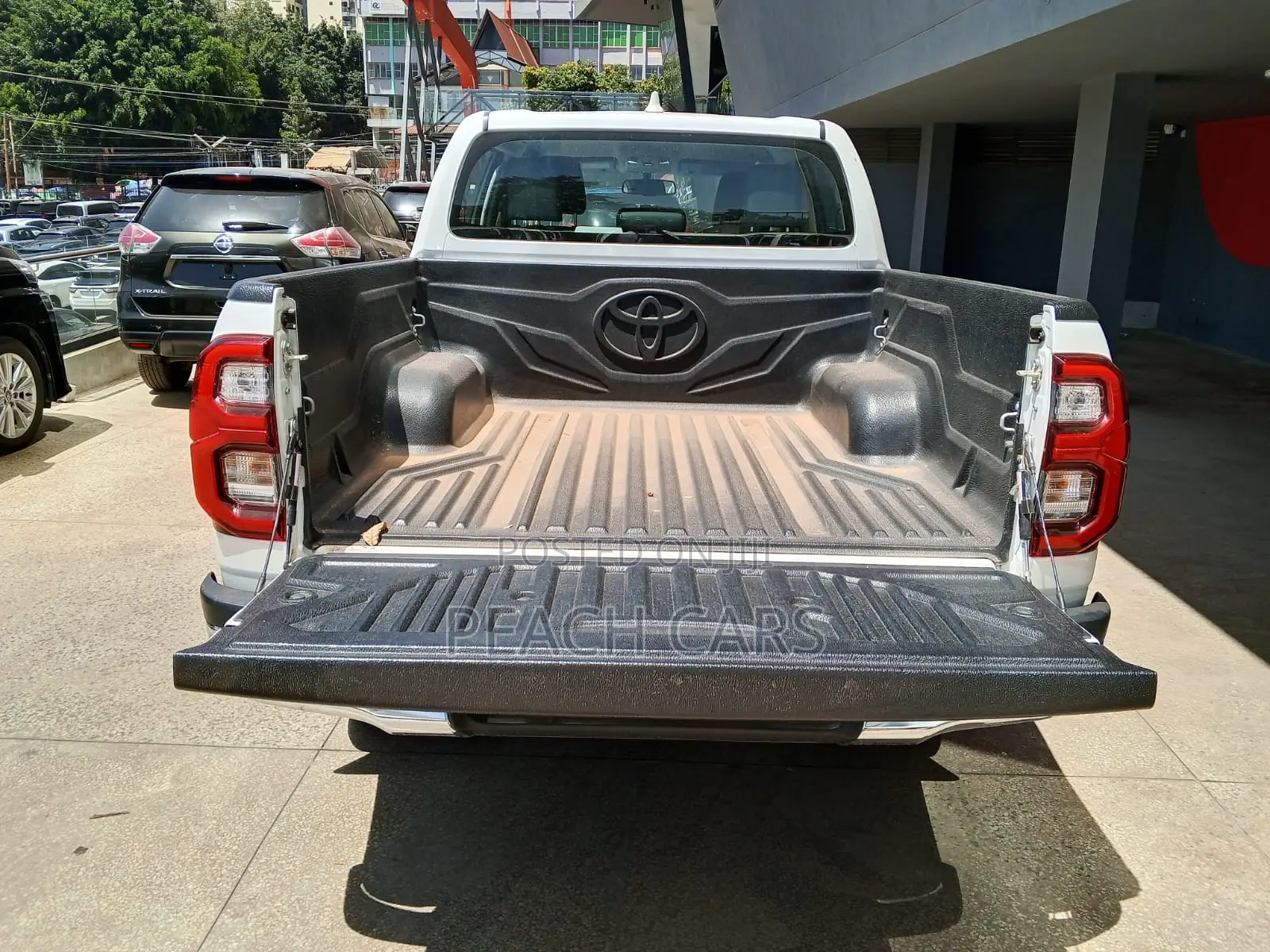 Toyota Hilux 2018 White