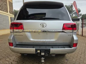 Toyota Land Cruiser 4.5 V8 VXR 2019 Silver