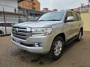 Toyota Land Cruiser 4.5 V8 VXR 2019 Silver