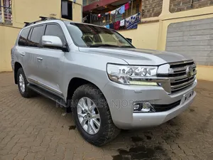 Toyota Land Cruiser 4.5 V8 VXR 2019 Silver
