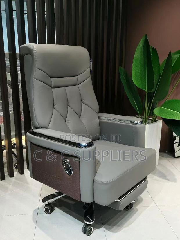 Director's Pu Leather Desk Executive Chair. - thumbnail 2
