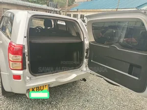 Suzuki Escudo 2006 Silver