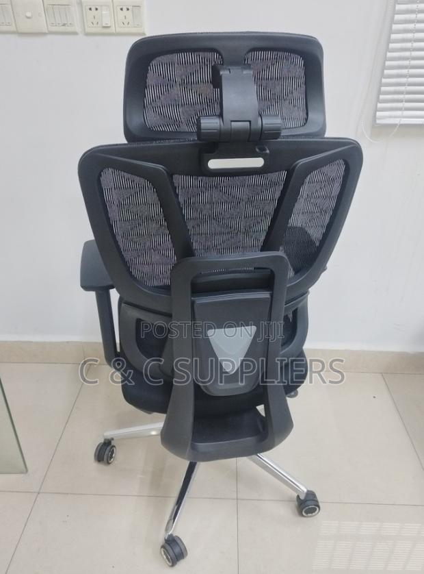 Orthopedic Swivel Mesh Modern Chair. - thumbnail 4