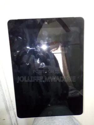Apple iPad 9.7 32 GB Black
