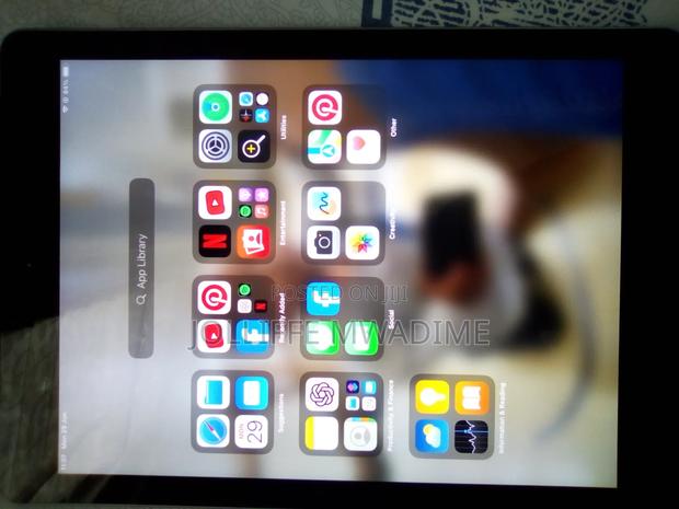Apple iPad 9.7 32 GB Black - thumbnail 4