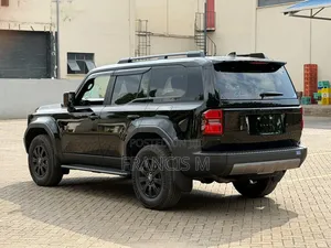 Toyota Land Cruiser Prado 2024 Black
