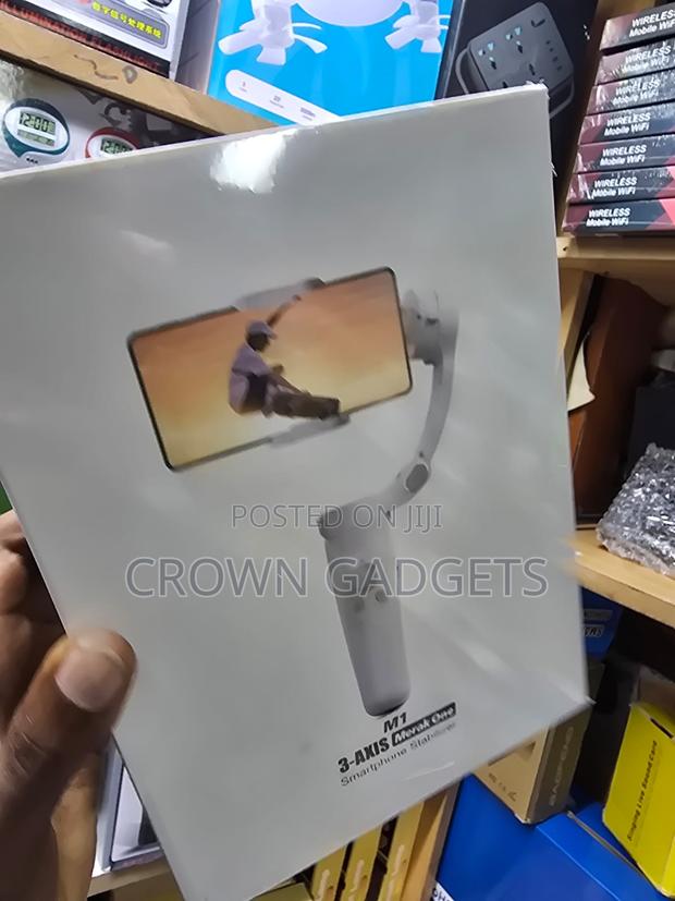 M1 Smartphone Gimbal With Bluetooth and Face Tracking - thumbnail 3