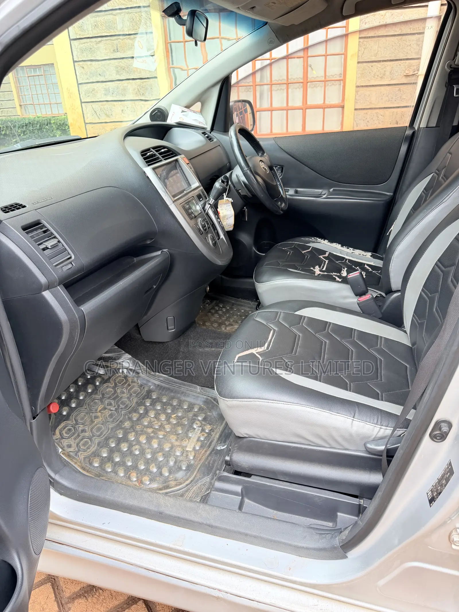Toyota Ractis 2007 Silver
