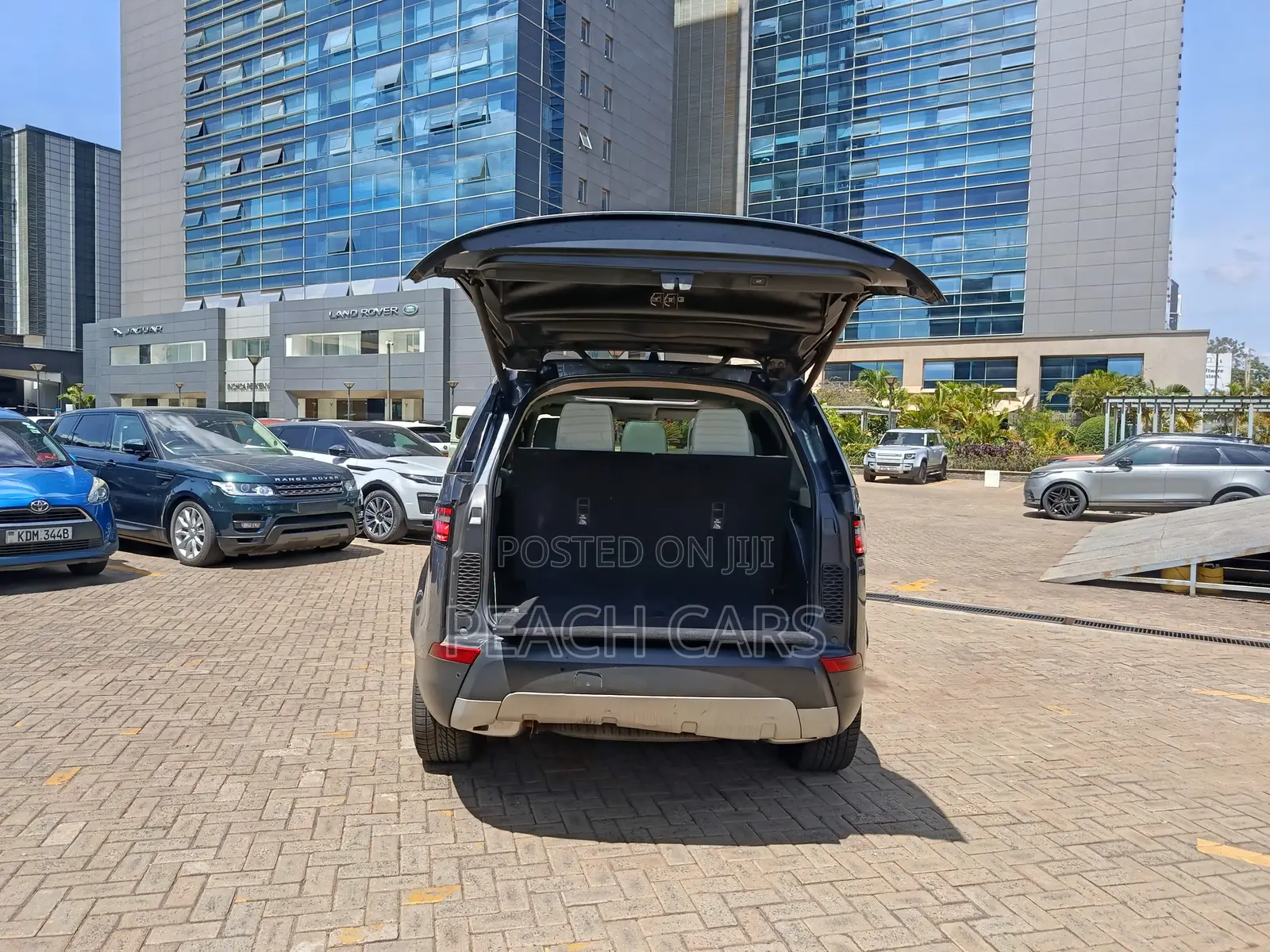 Land Rover Discovery 2017 Gray
