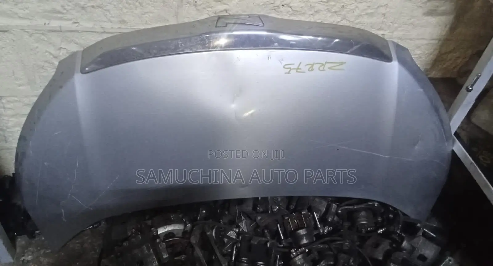 Bonnet Toyota Noah Zrr75