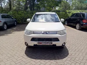 Mitsubishi Outlander 2014 White