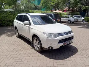 Mitsubishi Outlander 2014 White