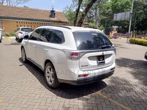 Mitsubishi Outlander 2014 White