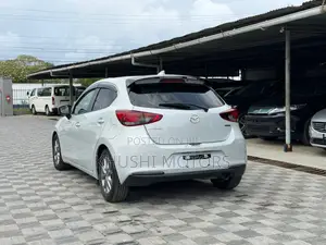 Mazda 2 2019 White