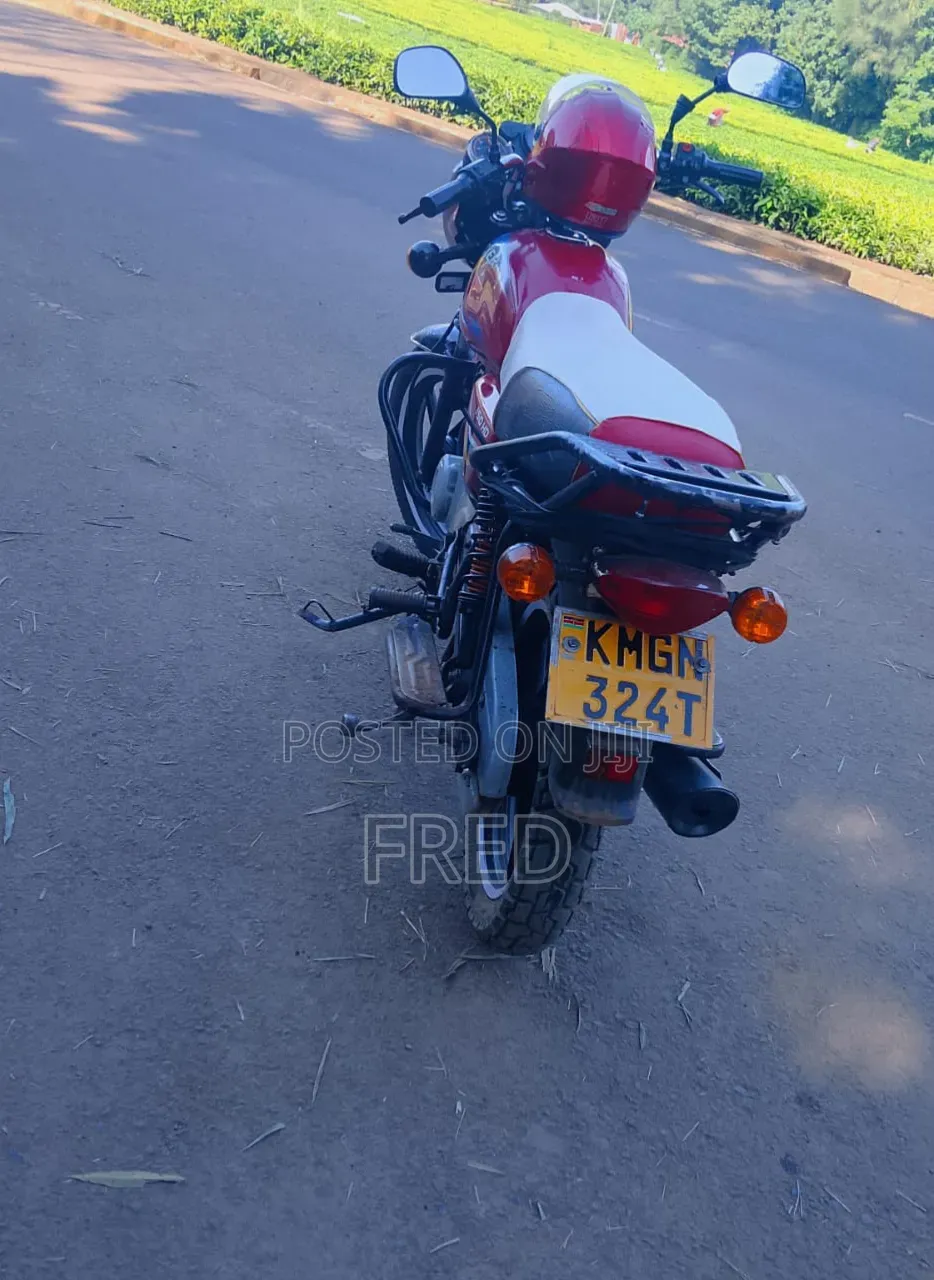 New Bajaj Boxer 150 UG 2015 Red