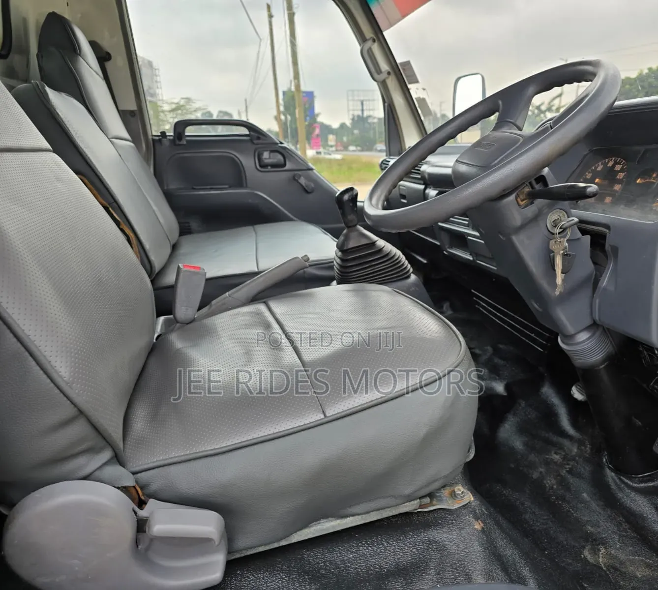 Isuzu NPR Local 2015 Open Body