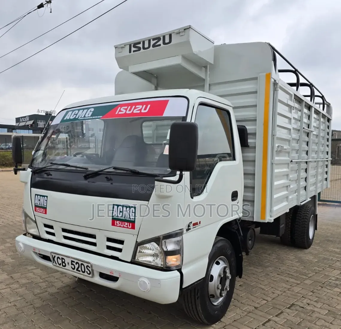 Isuzu NPR Local 2015 Open Body