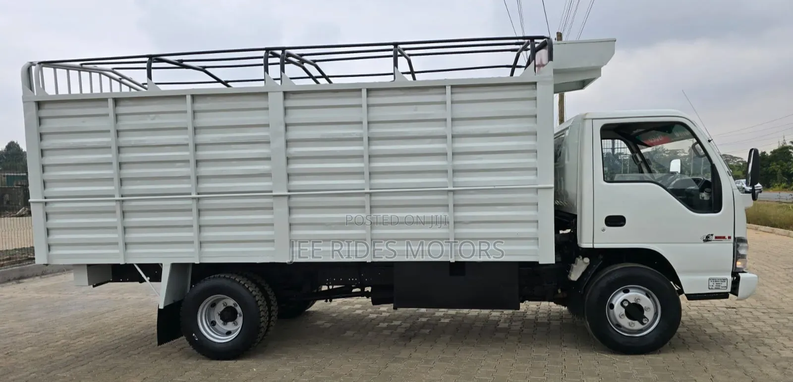 Isuzu NPR Local 2015 Open Body