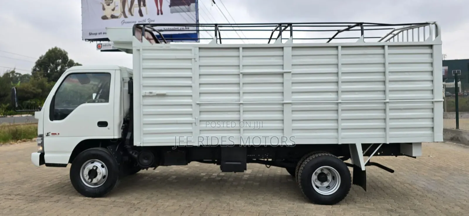 Isuzu NPR Local 2015 Open Body