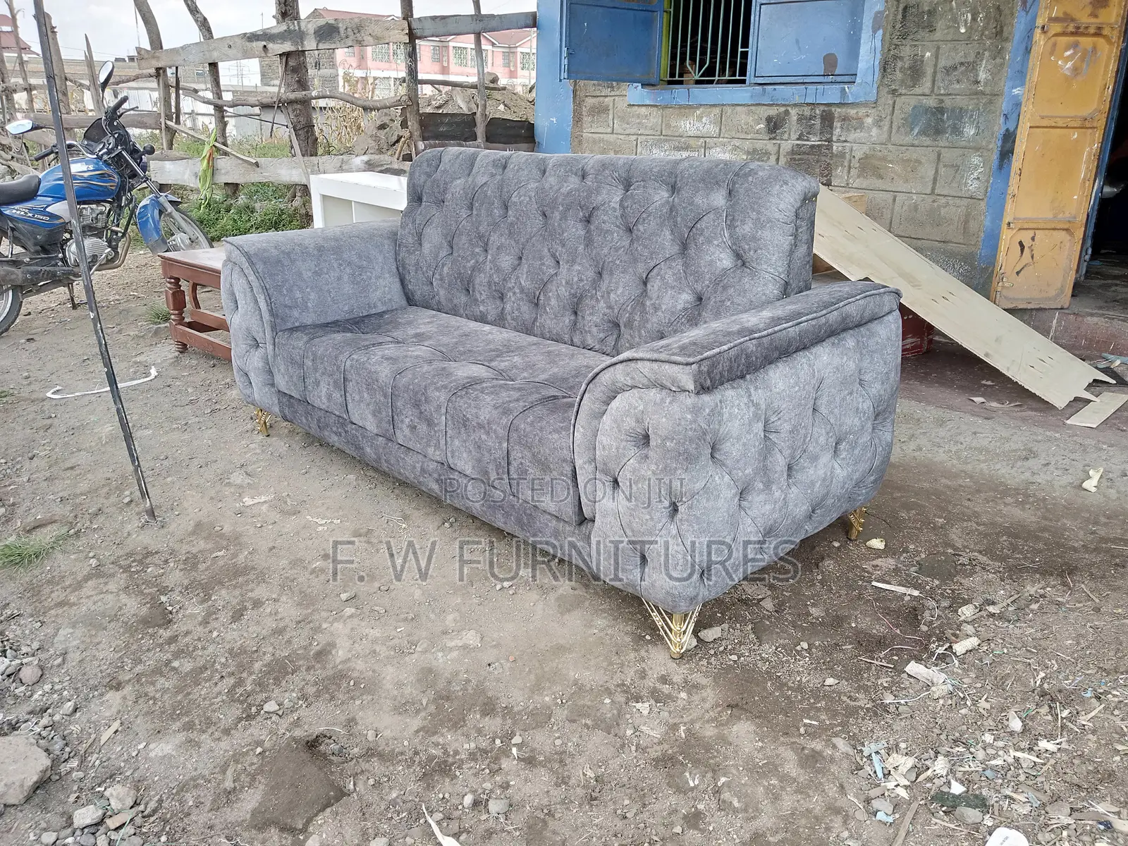 Grey Chester Seat