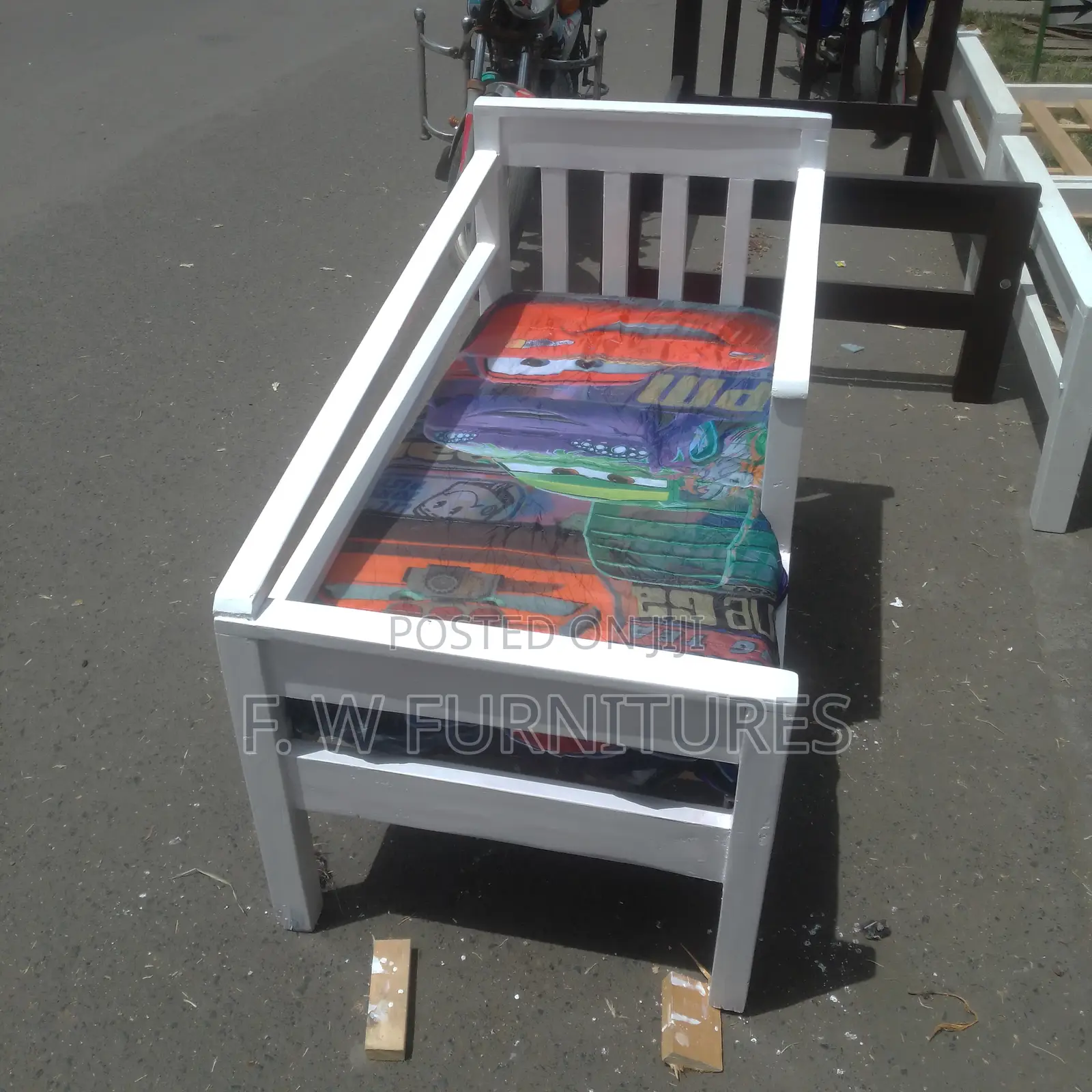 White Morris Seat
