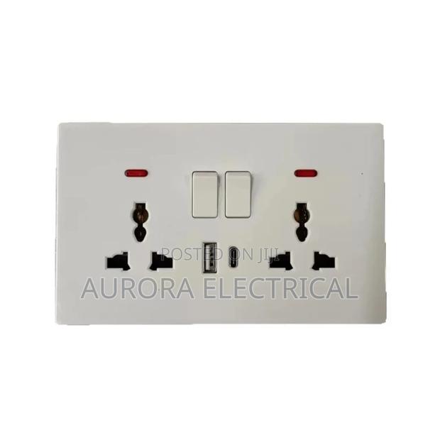 13amps Double Socket With Usb and Type C
