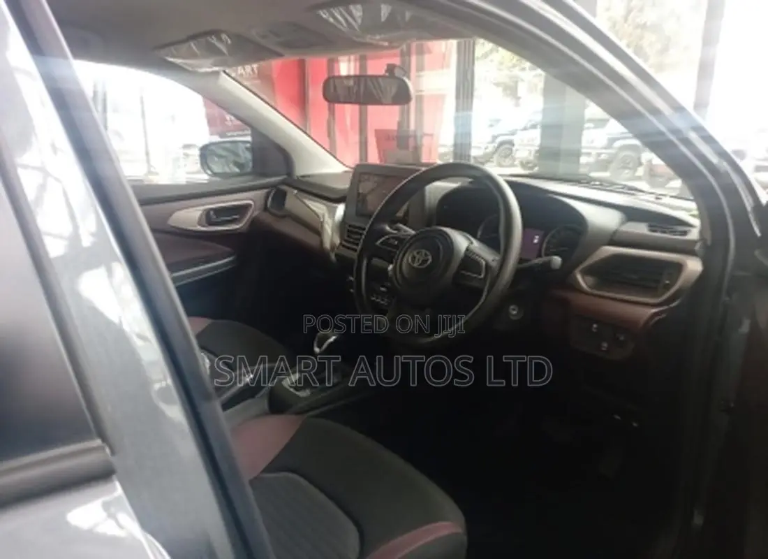 Toyota Urban Cruiser 2024 Gray