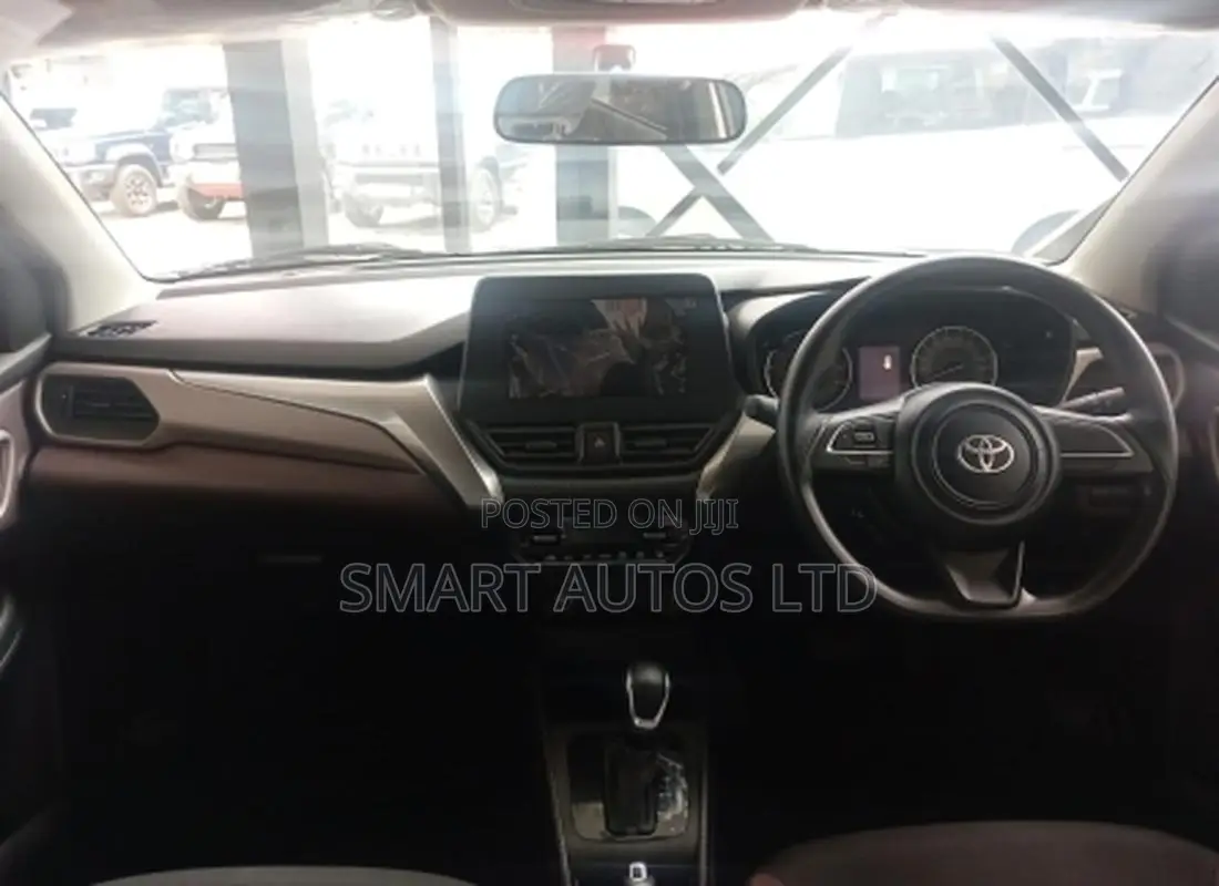 Toyota Urban Cruiser 2024 Gray