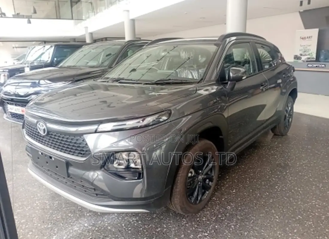 Toyota Urban Cruiser 2024 Gray