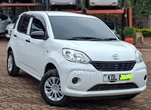 Toyota Passo 2017 Off white
